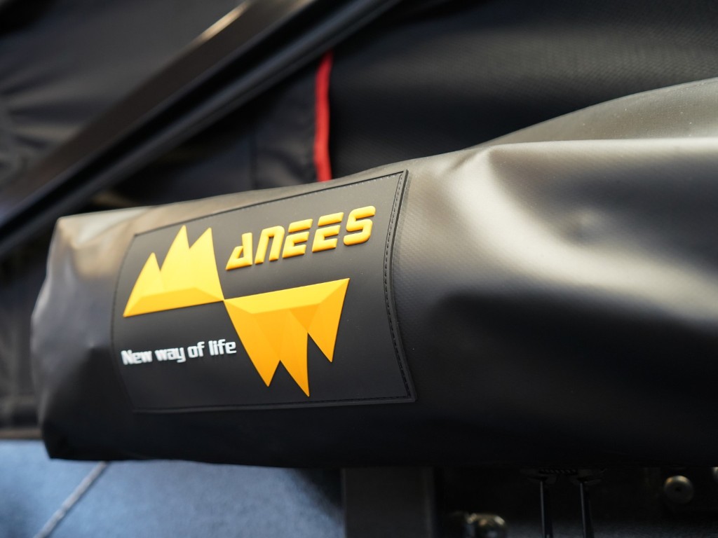 Anees Markise auf KGM Auto