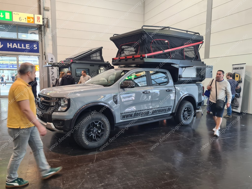 viele Interessenten auf der Caravan Salon mit Decamp Germany