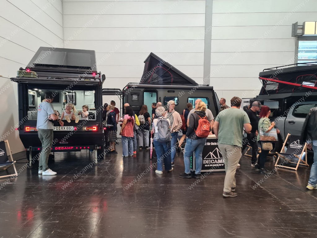 Decamp Germany hat Kundengespräch auf der Caravan Salon 2025