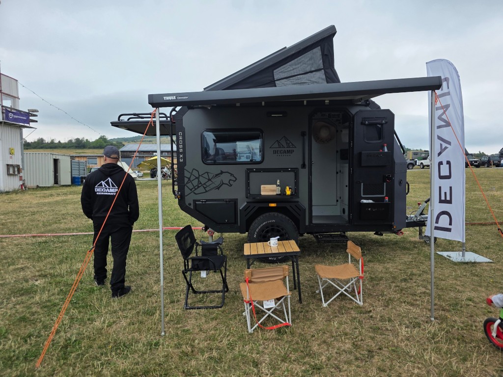 Decamp Germany auf dem Flugplatz in Dolmar