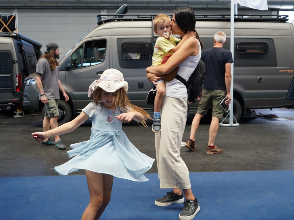 Mutter mit 2 Kinder Decamp Germany KGM Messe